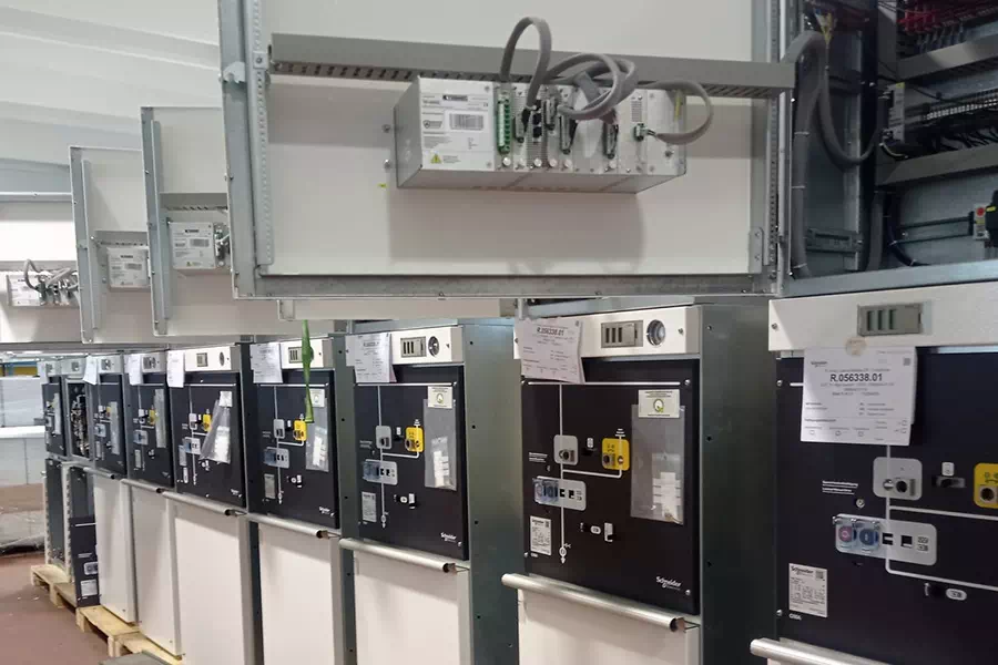 Apparecchiature per il controllo delle stazioni elettriche