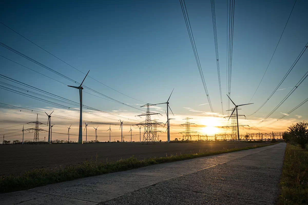 Impianto fotovoltaico energia alta tensione