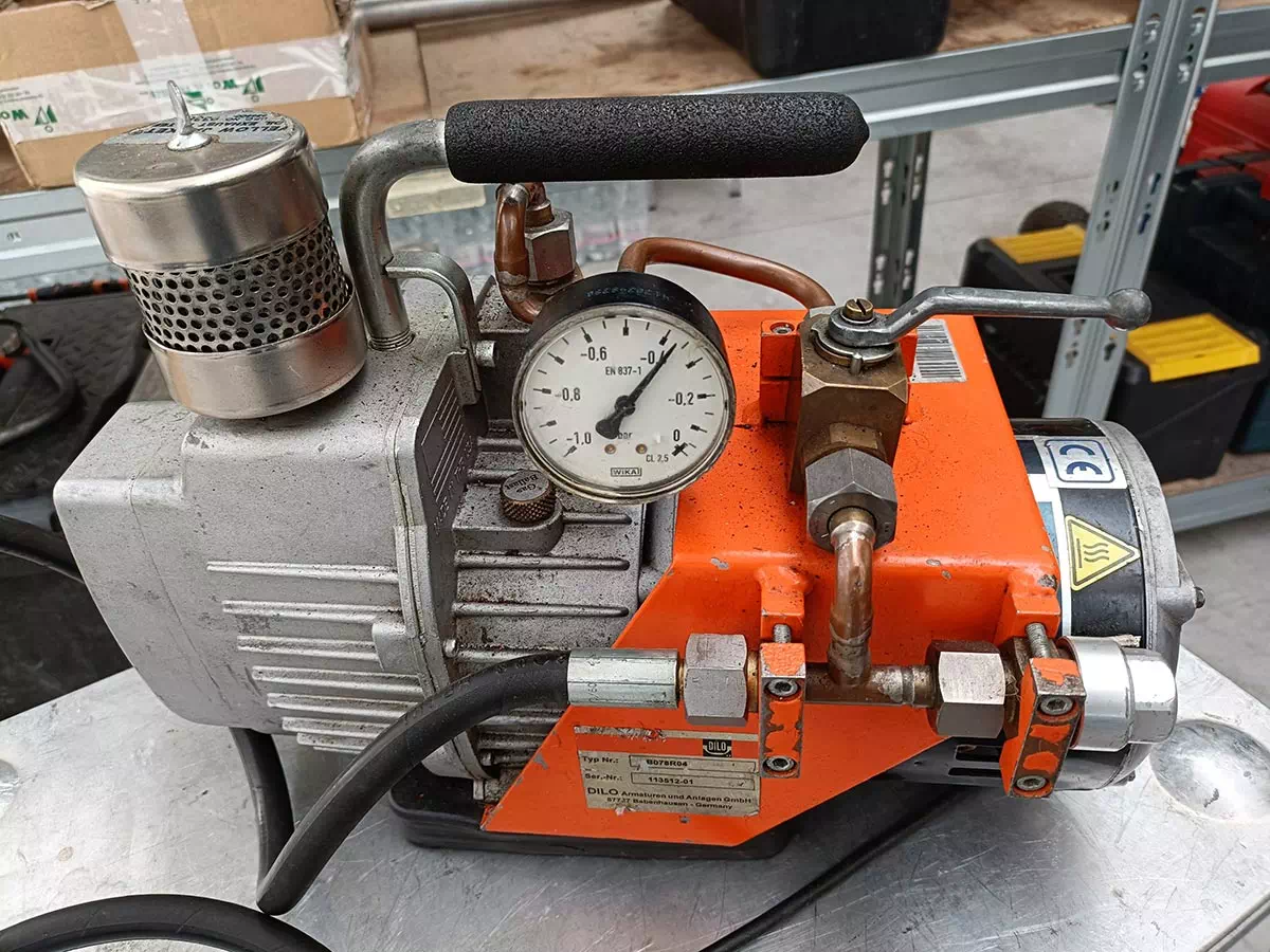 Pompa del vuoto per recupero gas sf6